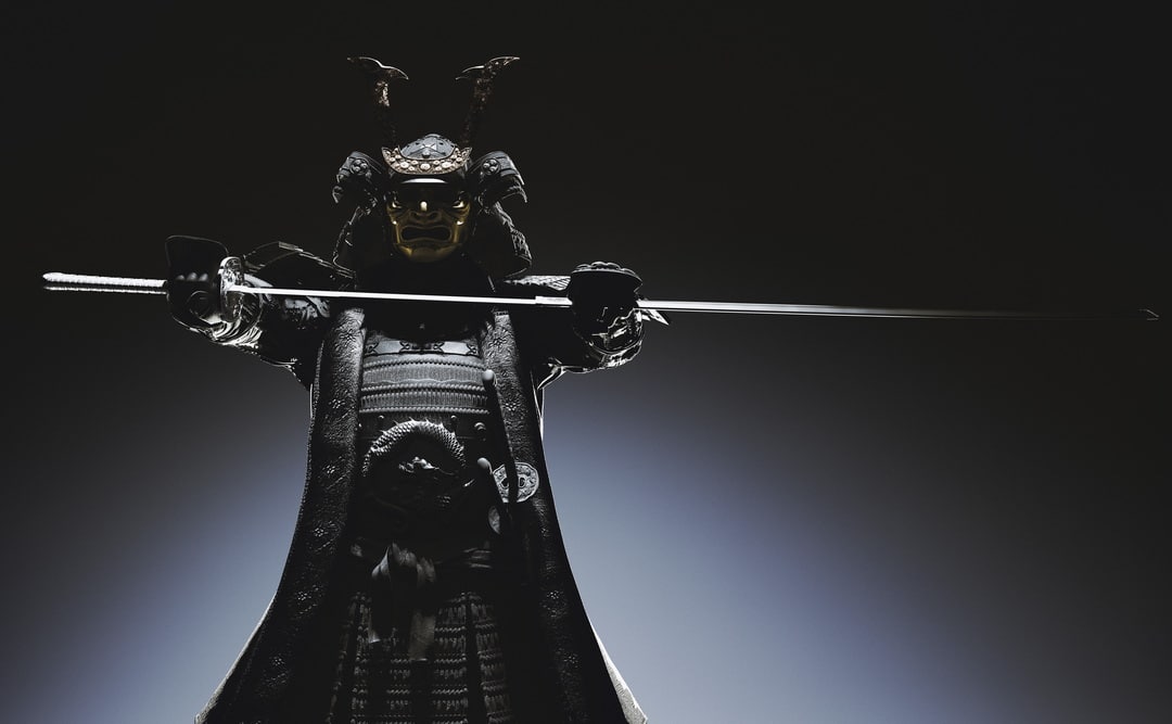 A-Samurai-Holding-Carbon-Black-Steel-Katana